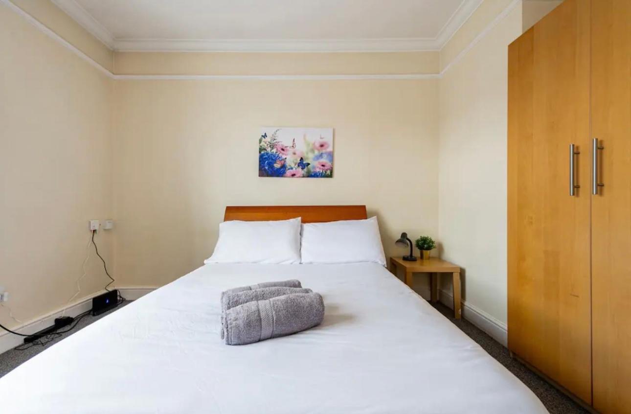 Lovely 3-Bed 20 Minutes To Central Londyn Zewnętrze zdjęcie