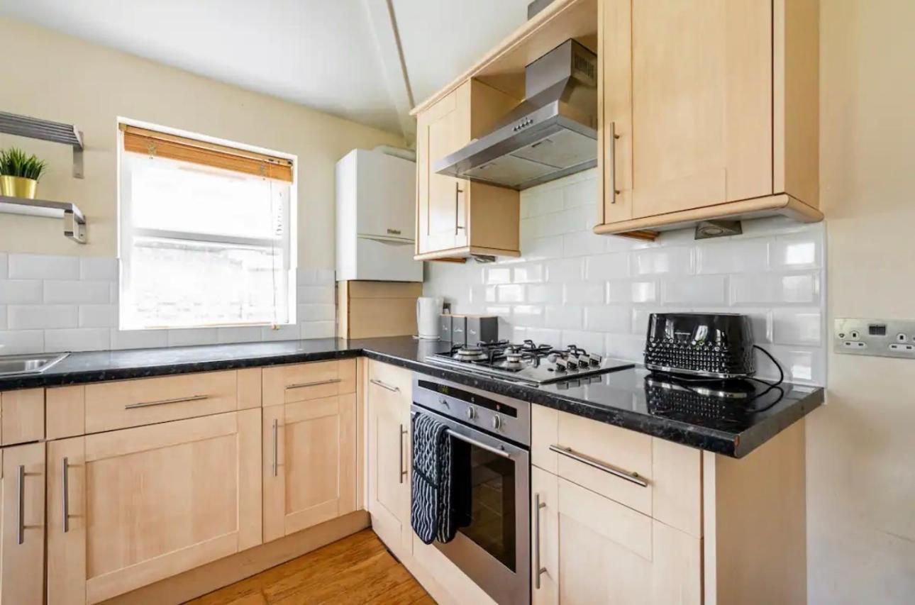 Lovely 3-Bed 20 Minutes To Central Londyn Zewnętrze zdjęcie