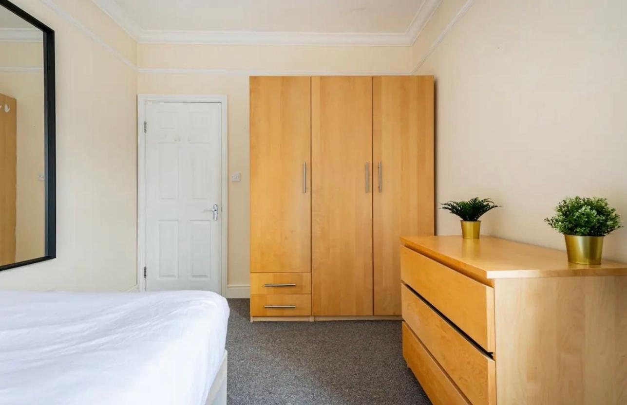 Lovely 3-Bed 20 Minutes To Central Londyn Zewnętrze zdjęcie