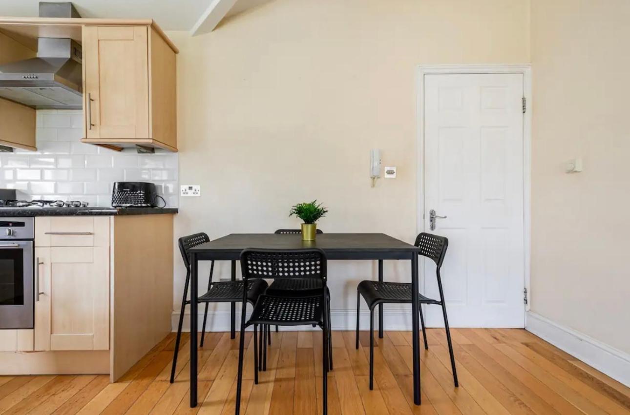 Lovely 3-Bed 20 Minutes To Central Londyn Zewnętrze zdjęcie