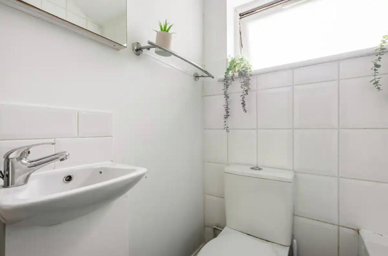 Lovely 3-Bed 20 Minutes To Central Londyn Zewnętrze zdjęcie